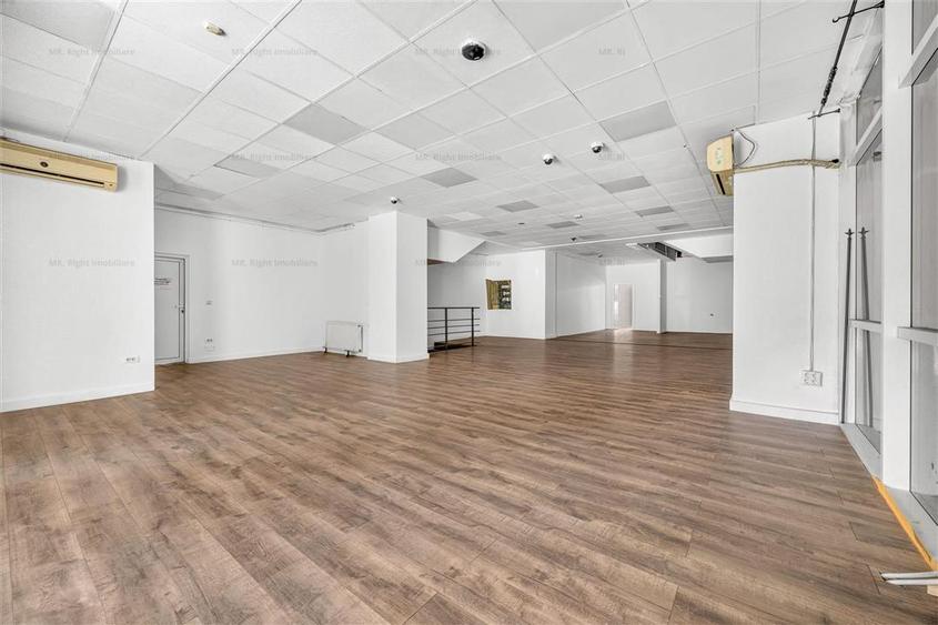 Spațiu comercial, de 537.65002441406 mp, în Vlahuță