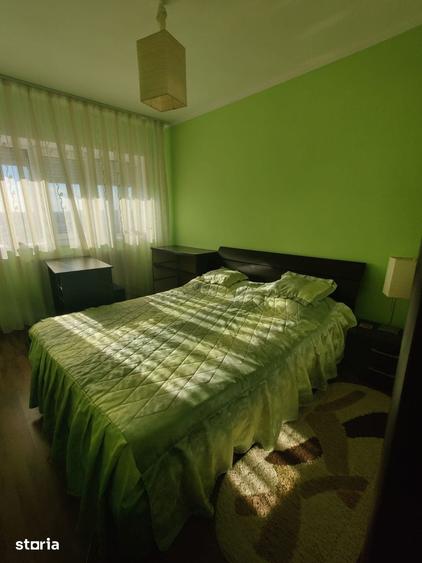 Apartament cu 3 camere decomandat în Micro 4
