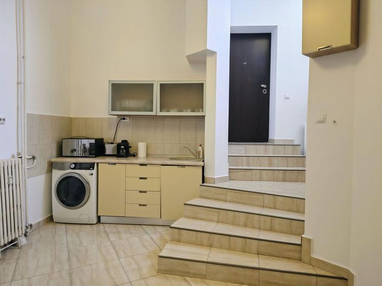 Apartament cu 2 camere semidecomandat, mobilat în Ultracentral