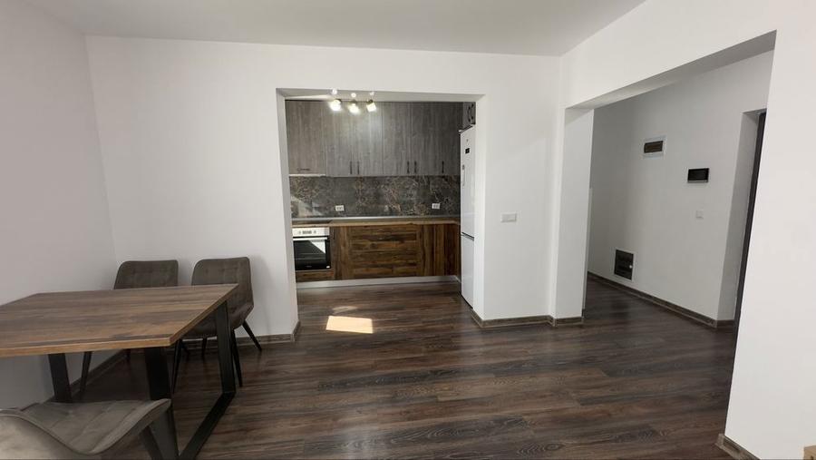 Apartament cu 3 camere în Petru Rareș