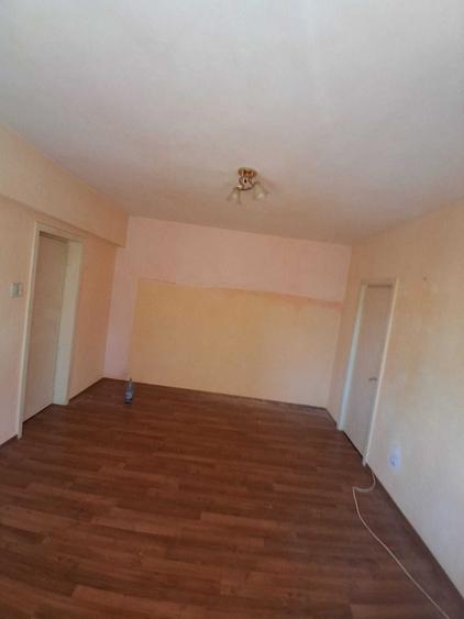 Apartament cu 2 camere nedecomandat în Central
