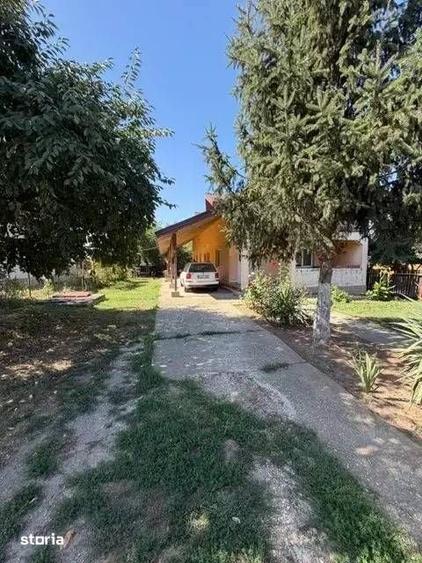 Casă cu 5 camere cu Teren 1790 Mp în Crevedia