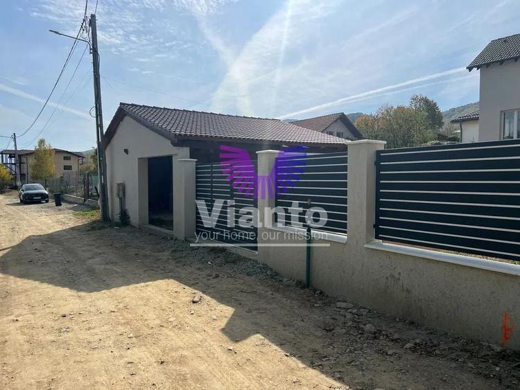 Casă cu 4 camere cu Canalizare în Sadu