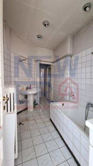 Casă individuală cu 15 camere cu Canalizare în Unirii