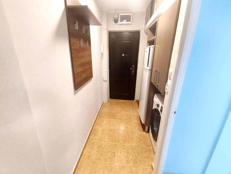Apartament cu 2 camere semidecomandat, mobilat în Take Ionescu
