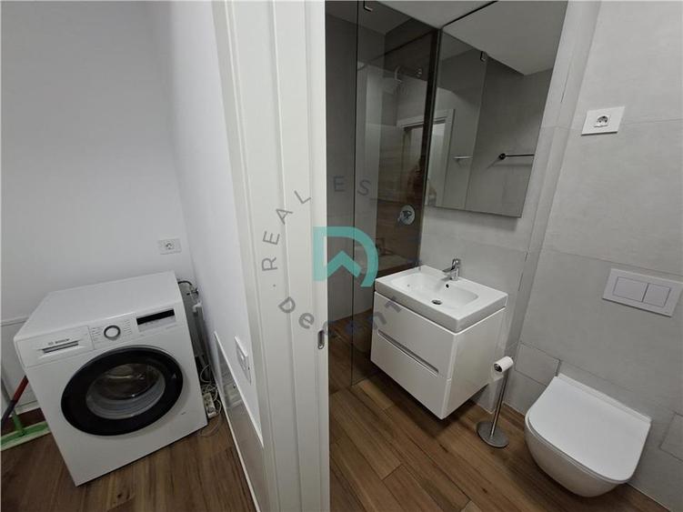 Apartament cu 3 camere decomandat în Drumul Poienii