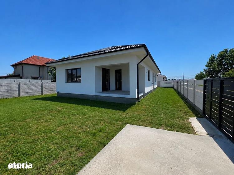 Casă cu 4 camere în Domnești