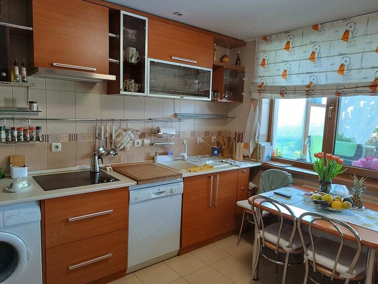 Casă cu Teren 800 Mp în Central