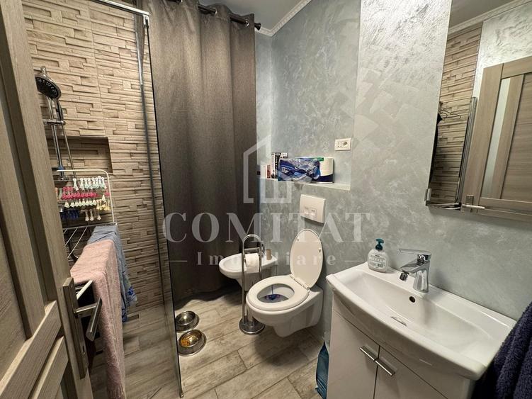 Apartament cu 4 camere semidecomandat, mobilat în Florești