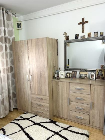 Apartament cu 3 camere semidecomandat în Dacia
