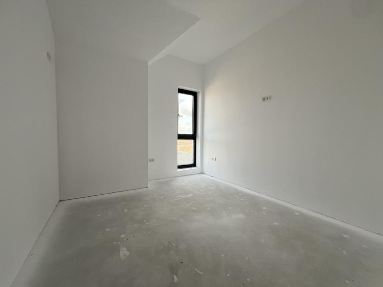 Duplex cu 4 camere cu Canalizare în Urseni