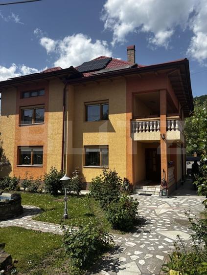 Casă + garsonieră + spațiu comercial în Gura Humorului - 1