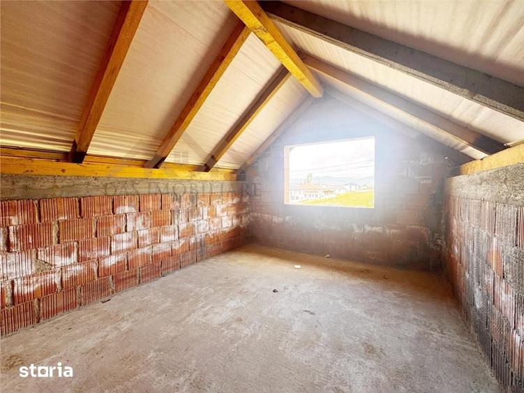 Casă cu 3 camere cu Teren 260 Mp în Recea