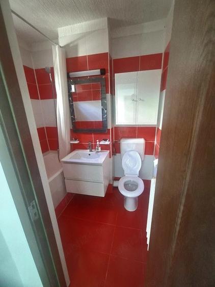Apartament cu 2 camere semidecomandat în Berceni