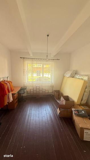 Apartament cu 3 camere în Valea Roșie