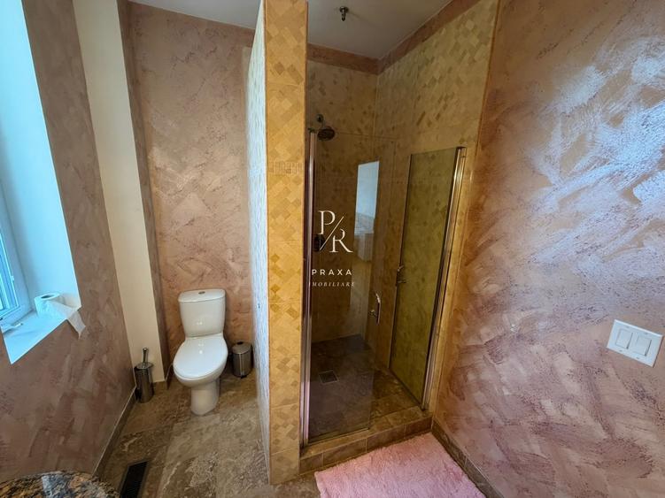 Duplex cu 8 camere cu Canalizare în Florești