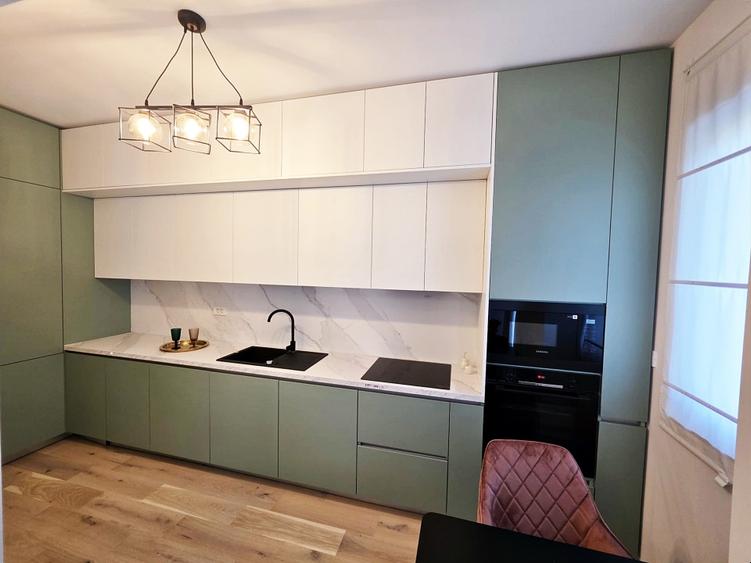 Apartament cu 2 camere decomandat, mobilat în Central