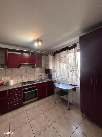 Casă cu 3 camere semidecomandat în Florești