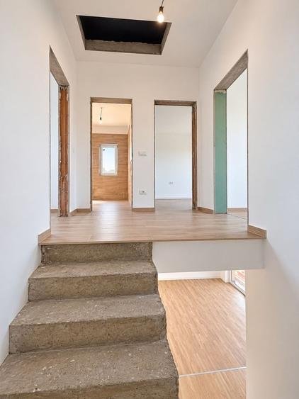 Duplex cu 4 camere cu Canalizare în Moșnița Nouă