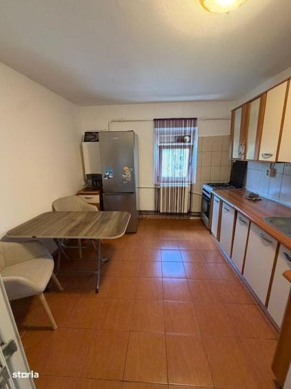 Apartament cu 3 camere semidecomandat în Central