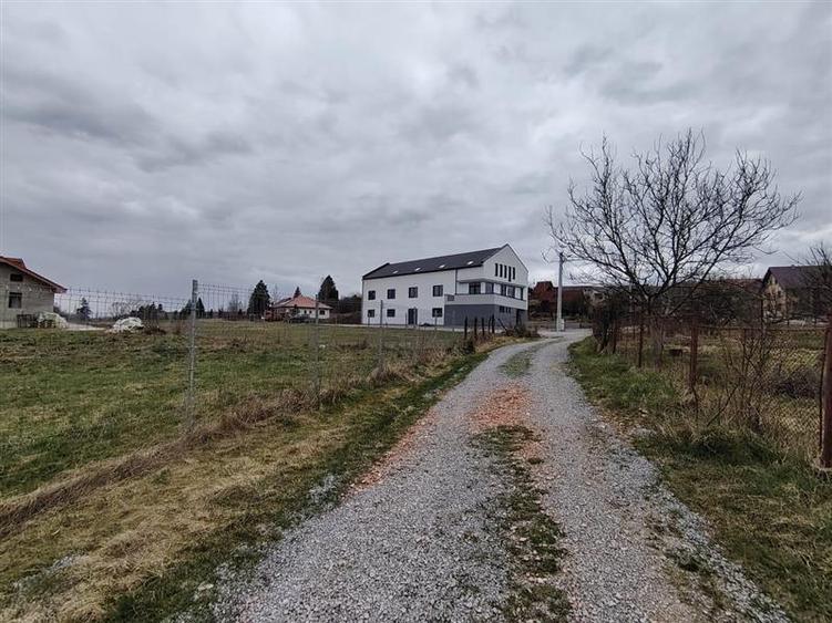 Teren Construcții intravilan de 2428 mp, în Central