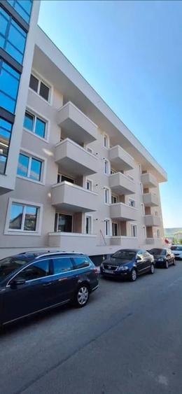 Apartament cu 2 camere decomandat în Florești