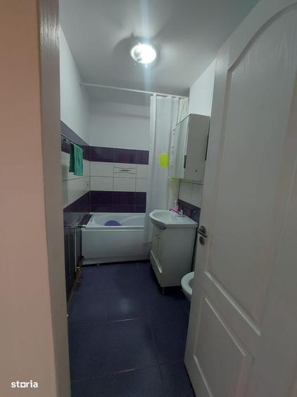 Apartament cu 2 camere semidecomandat în Micro 11