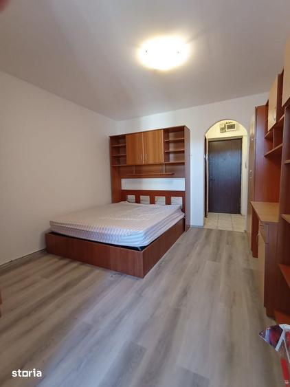 Garsonieră decomandată în Nicolina