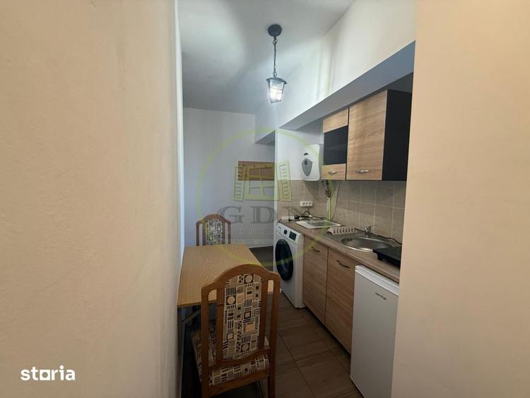 Garsonieră decomandată, mobilată în Rovine
