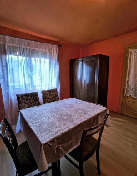 Casă cu 4 camere în Central