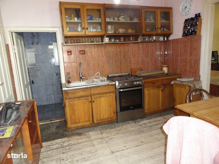 Casa solida din caramida in Parneava, teren 720 mp - 1