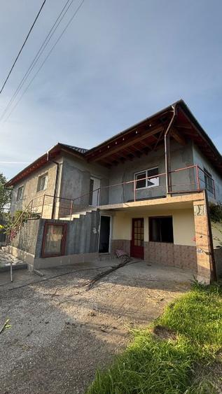 Casa de vanzare 150 mp suprafata utila +80 mp curte  - 1