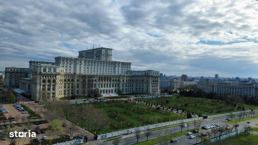 SPATIU COMERCIAL URANUS - INTRE CATEDRALA SI CASA POPORULUI -2600 E/MP - 12