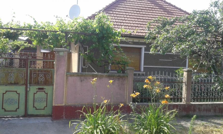 Proprietar-vand urgent casa cu curte ,gradina , imediat ocupabila si locuibila - 7