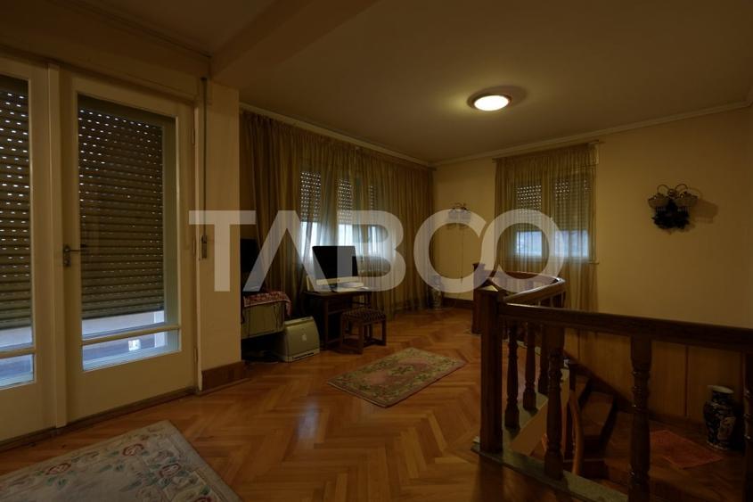 Casa individuala de vanzare cu 5 camere 2 balcoane zona Centrala - 11