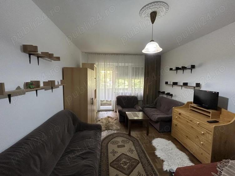 Inchiriez apart.1 cam.decom.central,str.A.Muresanu,curat si modern