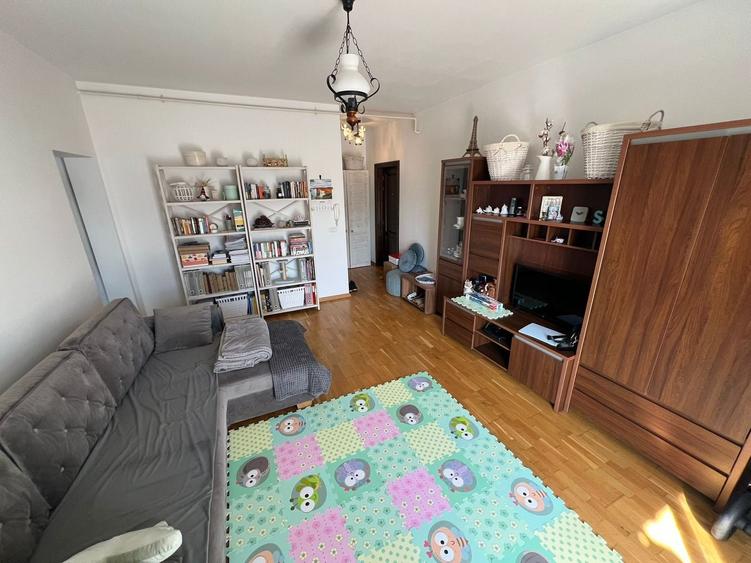 Decomandat. Bucatarie separata. Mobilat si utilat. Girocului - pozitie excelenta - 1