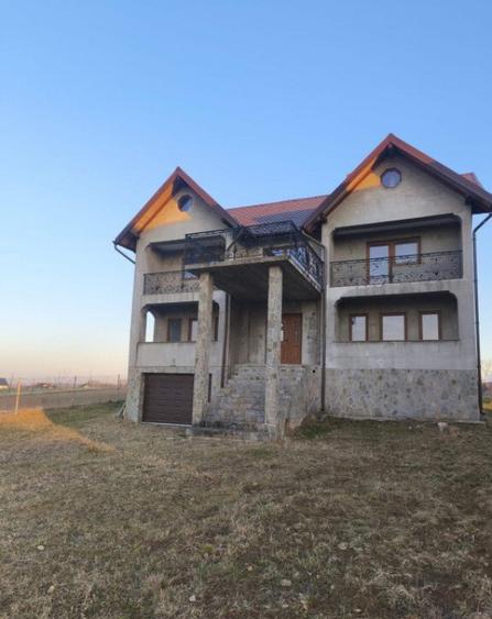 Casa finisata, teren 2500mp, Marginea - 8