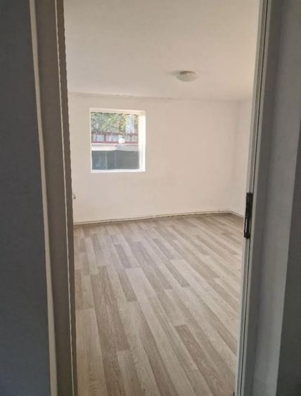 Casa la curte zona prelungirea de inchiriat doua apartamente - 2