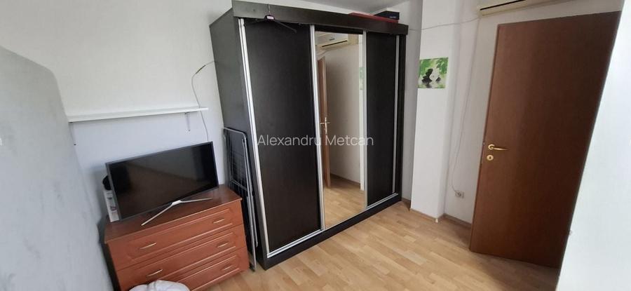 2 camere 47mp metrou Aparatorii Patriei