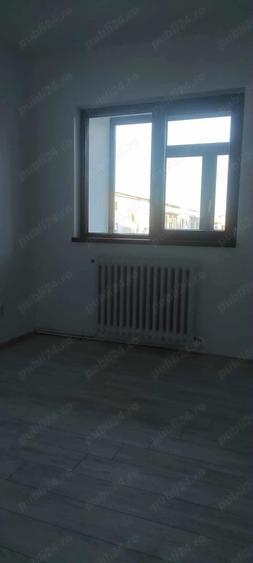 Inchiriez apartament cu 4 camere in Iasi - 1