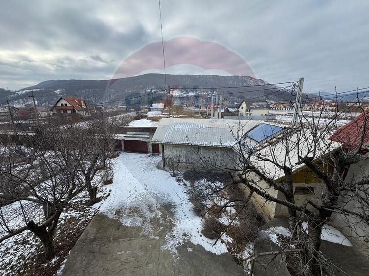 Casă / Vilă cu 6 camere de vânzare în zona Darmanesti - 54