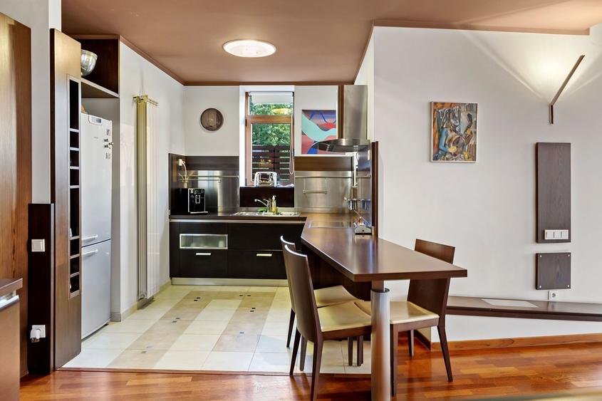 Vila Exclusivistă cu Deschidere la Lac, Piscină și Garaj pentru Barcă în Snagov - 26