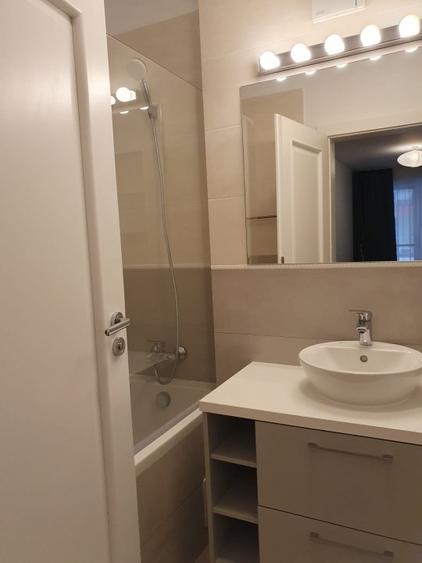 Sisesti inchiriere 3 camere - 5