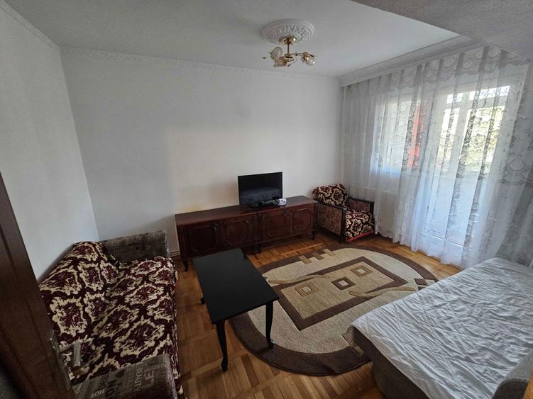 Inchiriez apartament 2 camere - 7