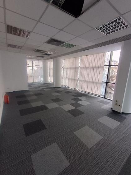Universitate birouri clasa A - 8