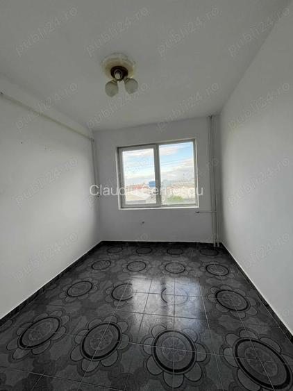 Vand apartament cu 2 camere