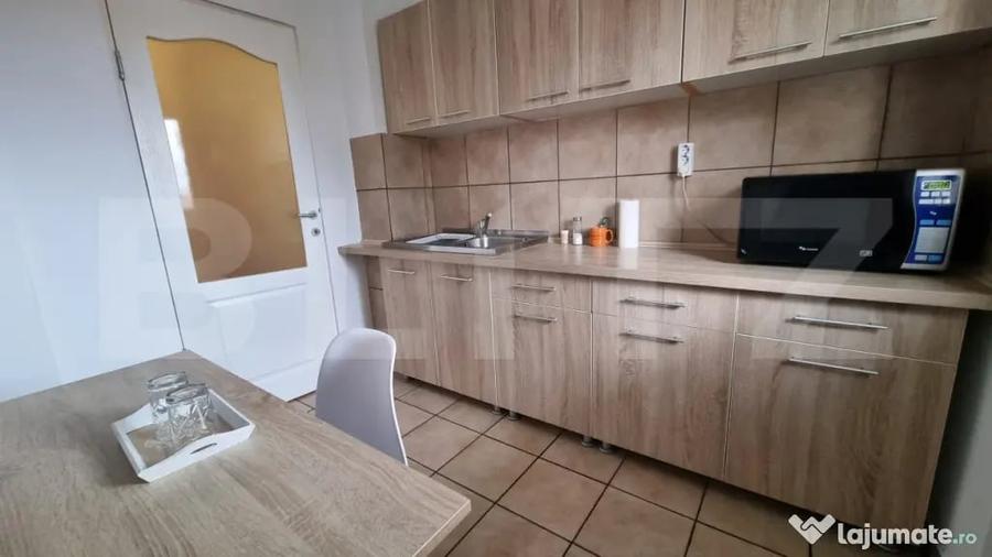 Apartament cu 3 camere decomandat în Nufărul