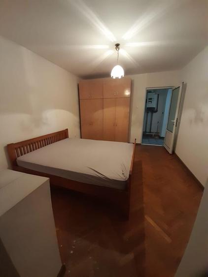 Apartament cu 3 camere decomandat în Exterior Vest
