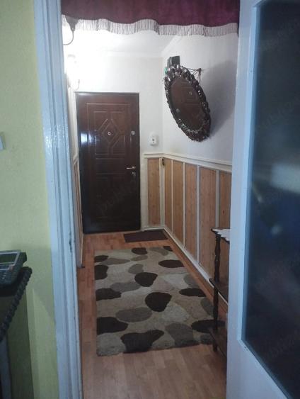 Apartament cu 2 camere semidecomandat în Prundu